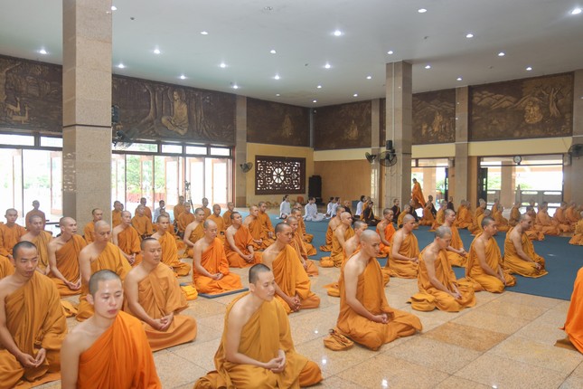 Chư vị hành giả tham dự khóa tu Chư vị hành giả tham dự khóa tu