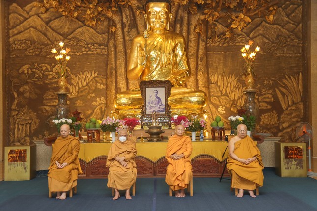 Chư tôn giáo phẩm chứng minh buổi lễ Chư tôn giáo phẩm chứng minh buổi lễ