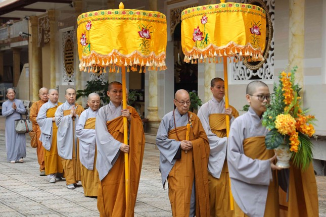 Ban Chức sự hạ trường chùa Long Vân