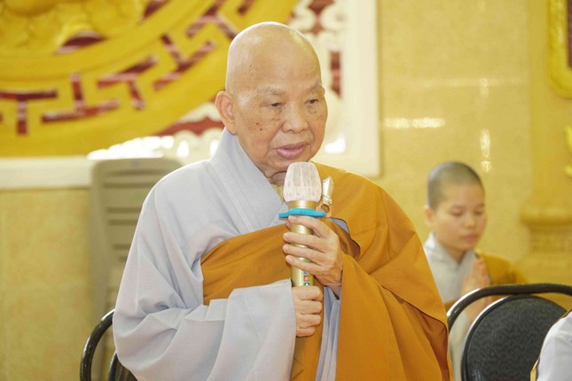 Ni trưởng Thích nữ Như Đức khuyến tấn chư Ni