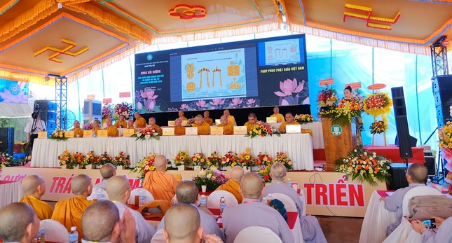 Cư sĩ Chơn Hương chia sẻ về đề án &quot;Pháp phục Phật giáo VN&quot;