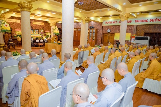 Tăng Ni Q.3 tham dự buổi sinh hoạt Tăng sự định kỳ Tăng Ni Q.3 tham dự buổi sinh hoạt Tăng sự định kỳ