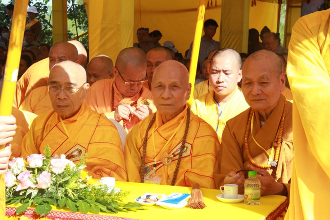 Chư tôn giáo phẩm chứng minh