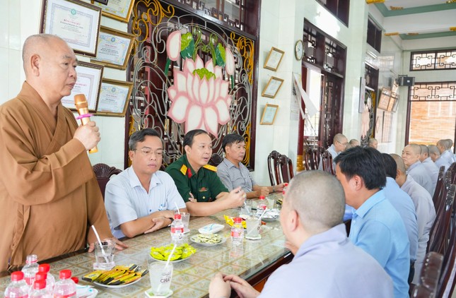 Thượng tọa Thích Huệ Công phát biểu Thượng tọa Thích Huệ Công phát biểu