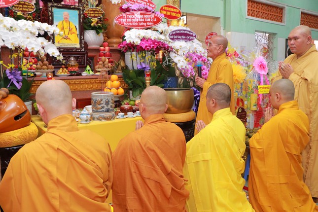 Cung tiến Giác linh