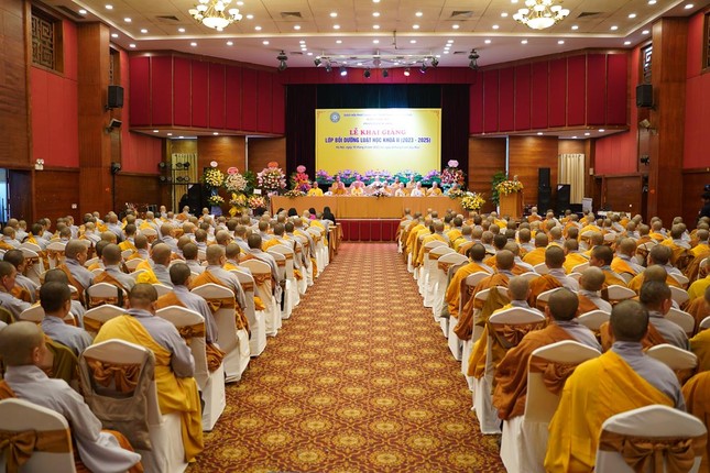 Toàn cảnh lễ khai mạc lớp bồi dưỡng luật học khóa II (2023-2025)