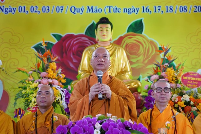 Thượng tọa Thích Chiếu Tuệ ban đạo từ