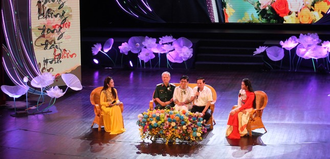 Buổi tọa đàm ngắn, chia sẻ về truyền thống đạo hiếu của người dân Việt Nam Buổi tọa đàm ngắn, chia sẻ về truyền thống đạo hiếu của người dân Việt Nam