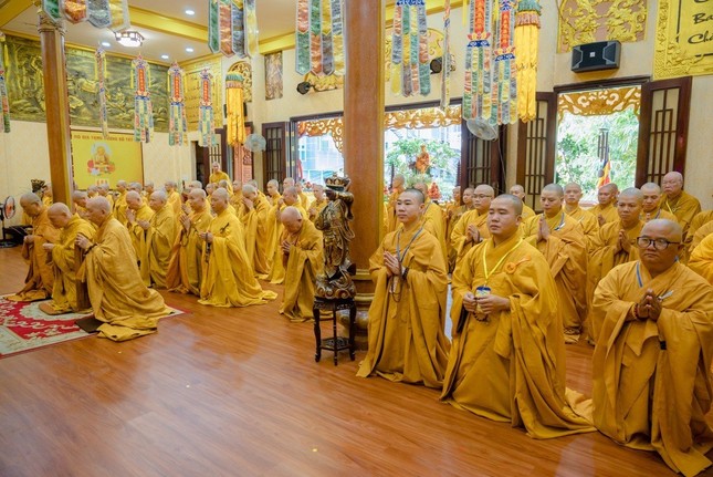 Đại chúng đảnh lễ Tam bảo Đại chúng đảnh lễ Tam bảo