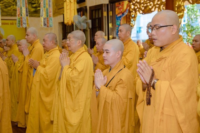 Chư Tăng tham dự buổi lễ Chư Tăng tham dự buổi lễ