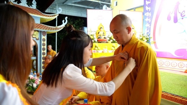 Lễ cài hoa hồng Lễ cài hoa hồng