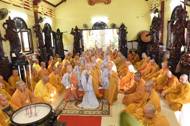 Đại diện chư hành giả Ni cầu giáo giới thọ pháp Tự tứ Đại diện chư hành giả Ni cầu giáo giới thọ pháp Tự tứ