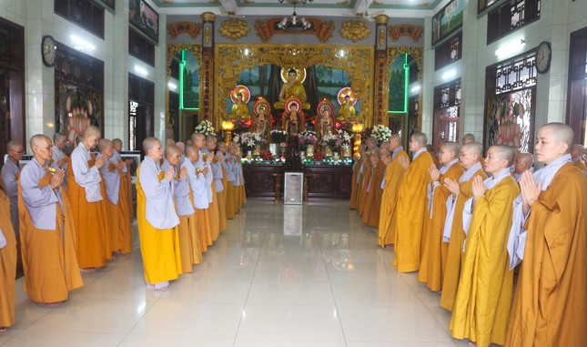 Chư Tăng Ni các tự viện ở Q.8 và H.Hóc Môn tác pháp Tự tứ  ảnh 3 Chư Tăng Ni các tự viện ở Q.8 và H.Hóc Môn tác pháp Tự tứ  ảnh 3