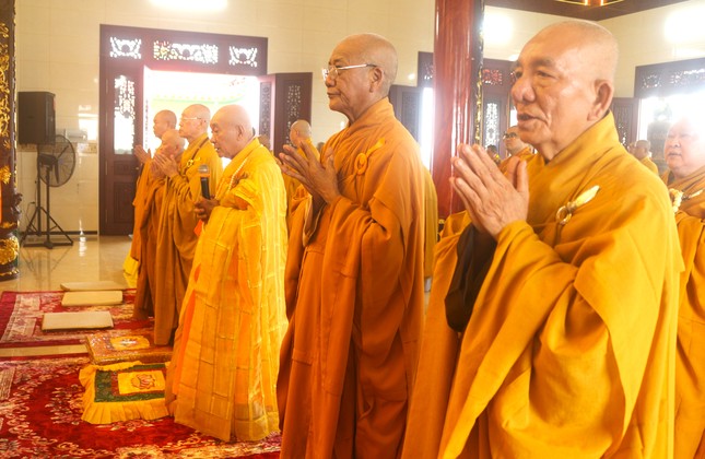 Chư tôn đức đảnh lễ Tam bảo Chư tôn đức đảnh lễ Tam bảo