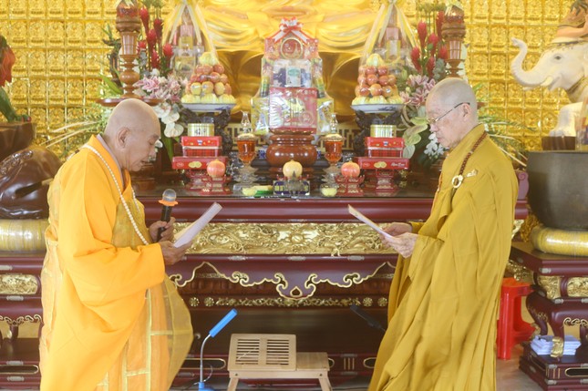 Nhị vị Hòa thượng đối thú Tự tứ Nhị vị Hòa thượng đối thú Tự tứ