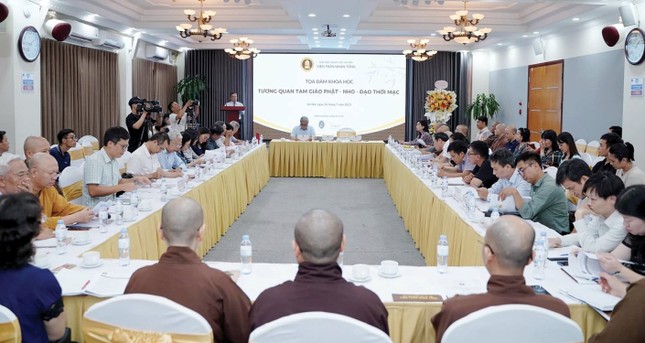 Quang cảnh buổi tọa đàm