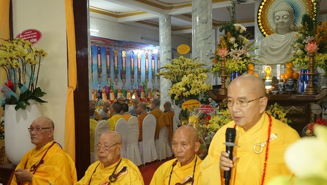 Hòa thượng Thích Khế Chơn ban đạo từ