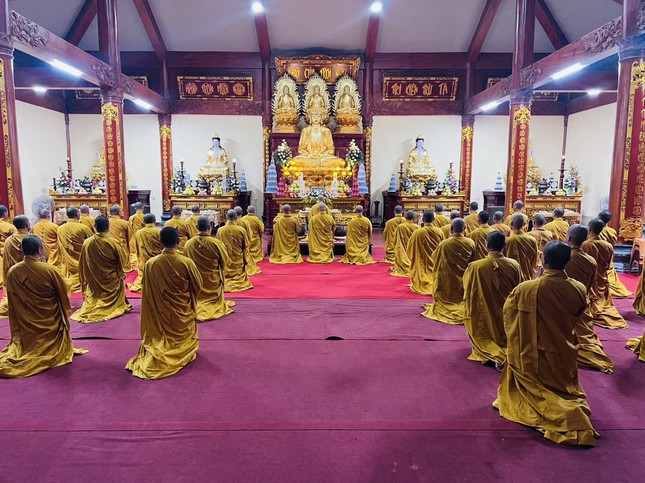 Chư tôn đức đảnh lễ Tam bảo Chư tôn đức đảnh lễ Tam bảo