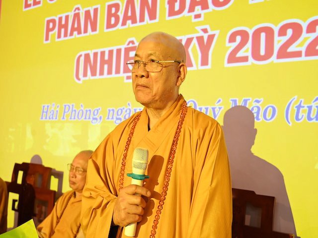 Hòa thượng Thích Quảng Tùng ban đạo từ