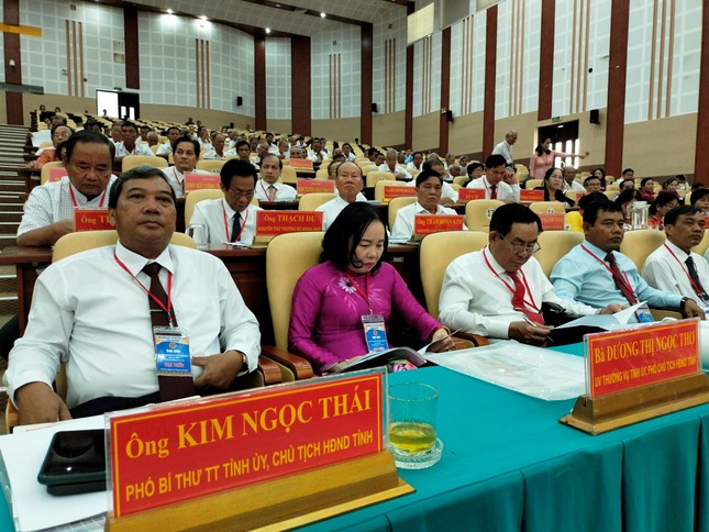 Đại biểu chính quyền Đại biểu chính quyền