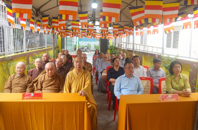 Chư tôn đức, khách mời tham dự buổi lễ