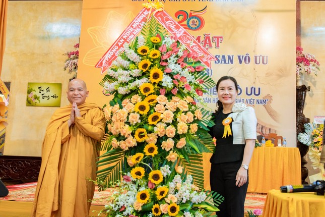 Lẵng hoa chúc mừng của Phòng An ninh nội địa - Công an tỉnh Đắk Lắk Lẵng hoa chúc mừng của Phòng An ninh nội địa - Công an tỉnh Đắk Lắk