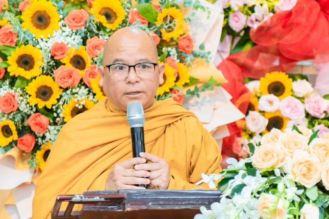 Thượng tọa Thích Giác Phổ phát biểu ôn lại chặng đường 25 năm của Tập san Vô Ưu Thượng tọa Thích Giác Phổ phát biểu ôn lại chặng đường 25 năm của Tập san Vô Ưu