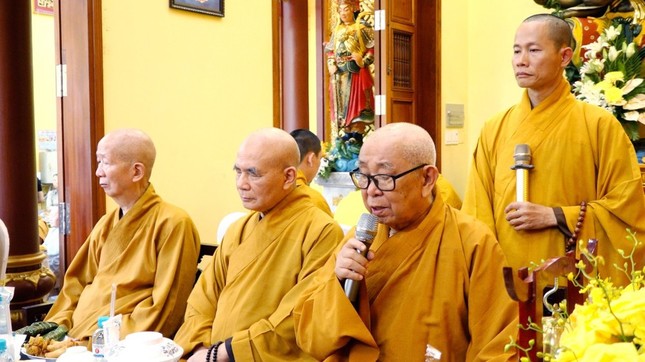 Trưởng lão Hòa thượng Thích Như Tín ban đạo từ