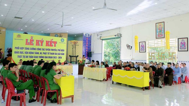 Quang cảnh buổi lễ Quang cảnh buổi lễ