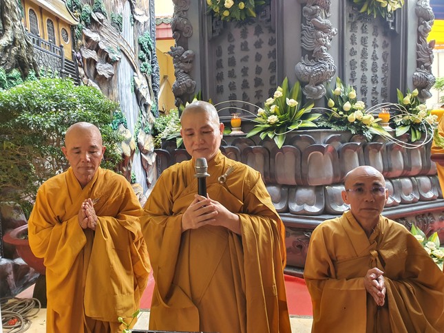 Đại diện môn đồ pháp quyến dâng lời tác bạch Đại diện môn đồ pháp quyến dâng lời tác bạch