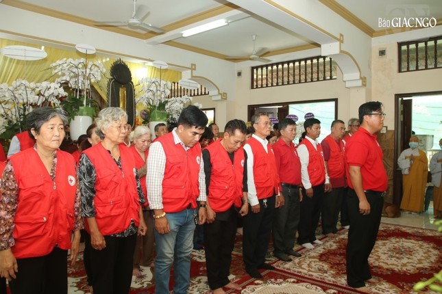 Hội Chữ thập đỏ Q.Bình Tân thành kính tưởng niệm vị Ni sư đã gắn bó, có nhiều đóng góp cho công tác an sinh tại quận nhà