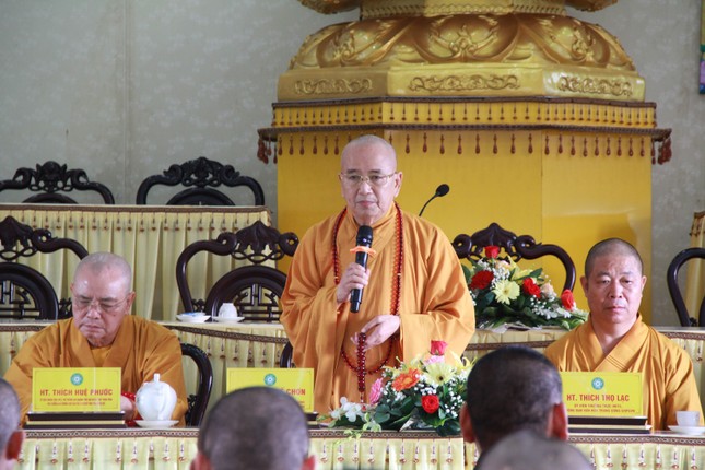 Hòa thượng Thích Khế Chơn, Phó Chủ tịch Hội đồng Trị sự, Trưởng ban Trị sự GHPGVN tỉnh Thiên Huế phát biểu Hòa thượng Thích Khế Chơn, Phó Chủ tịch Hội đồng Trị sự, Trưởng ban Trị sự GHPGVN tỉnh Thiên Huế phát biểu