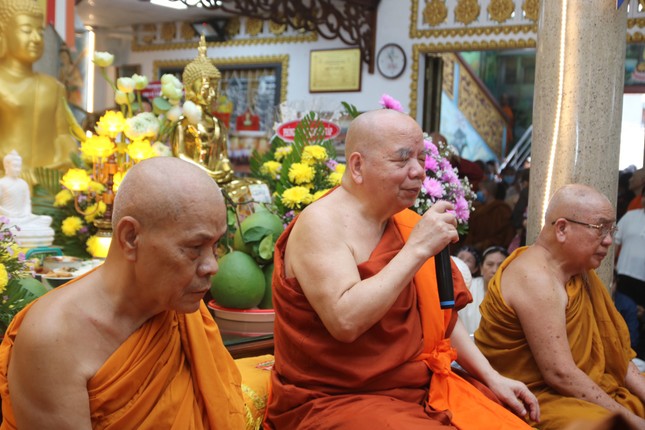 Hoà thượng Thích Thiện Tâm ban đạo từ