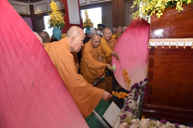 Sau khi trà-tỳ, linh cốt của Hòa thượng được nhập bảo tháp tại tháp Liên Hoa - tổ đình thiền viện Thường Chiếu