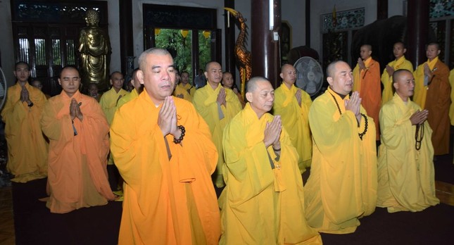 Nhất tâm cầu nguyện Giác linh Hòa thượng cao đăng Phật quốc