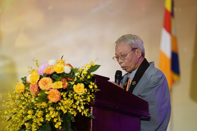 Phật tử Pháp Thiện Thịnh báo cáo quá trình tu học