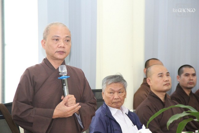 Thượng tọa Thích Không Nhiên trình bày đề án triển lãm Thượng tọa Thích Không Nhiên trình bày đề án triển lãm