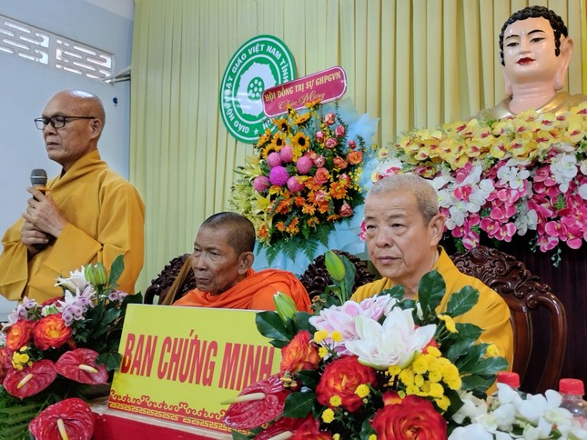 Hòa thượng Thích Tâm Linh ban đạo từ Hòa thượng Thích Tâm Linh ban đạo từ