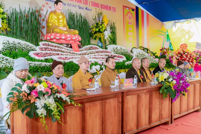 Chư tôn đức chứng minh buổi lễ Chư tôn đức chứng minh buổi lễ