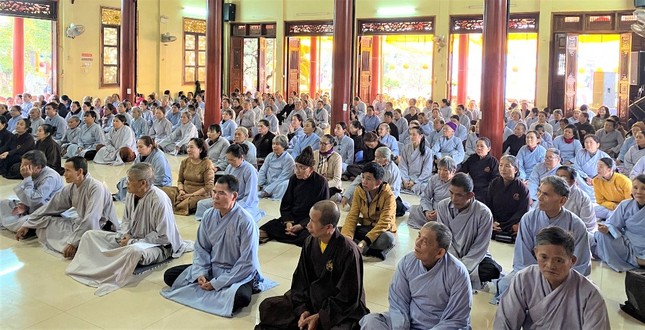 Phật tử thính pháp Phật tử thính pháp