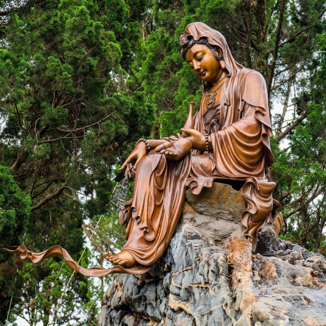 Tôn tượng Bồ-tát Quán Tự Tại Tôn tượng Bồ-tát Quán Tự Tại