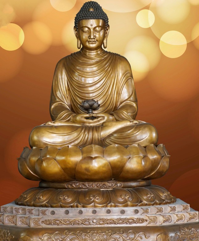 Tôn tượng Đức Phật Thích Ca Mâu Ni do Diệu Tướng Am kiến tạo Tôn tượng Đức Phật Thích Ca Mâu Ni do Diệu Tướng Am kiến tạo