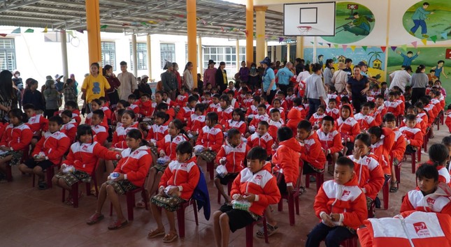 Yêu thương và san sẻ