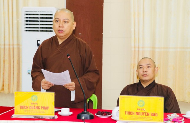 Đại đức Thích Quảng Pháp trình nội dung các văn kiện