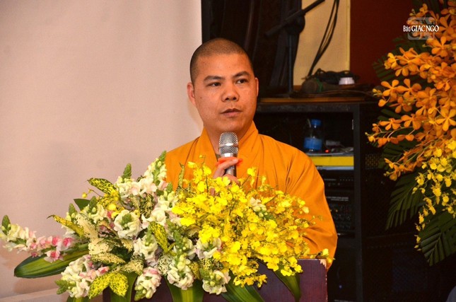 Đại đức Thích Minh Thuần trình phương hướng hoạt động năm 2024 Ban Văn hóa T.Ư