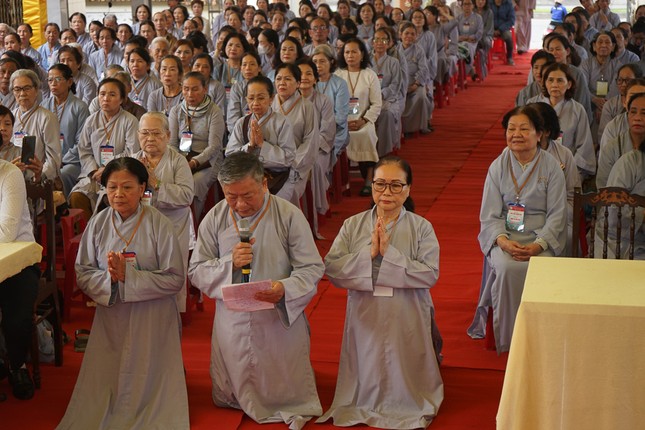 Đại diện các khóa sinh dâng lời phát nguyện