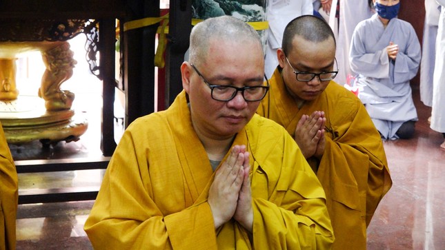 Thượng tọa Thích Thanh Lợi, trụ trì Thanh Minh thiền viện cùng môn đồ đệ tử tác bạch cúng dường trai Tăng Thượng tọa Thích Thanh Lợi, trụ trì Thanh Minh thiền viện cùng môn đồ đệ tử tác bạch cúng dường trai Tăng