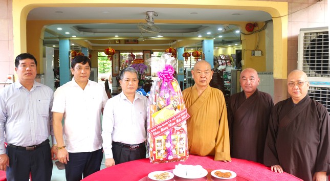 Đoàn Ban Tôn giáo TP.HCM chúc mừng Xuân Giáp Thìn 2024 đến Tăng Ni, Phật tử Q.8 Đoàn Ban Tôn giáo TP.HCM chúc mừng Xuân Giáp Thìn 2024 đến Tăng Ni, Phật tử Q.8