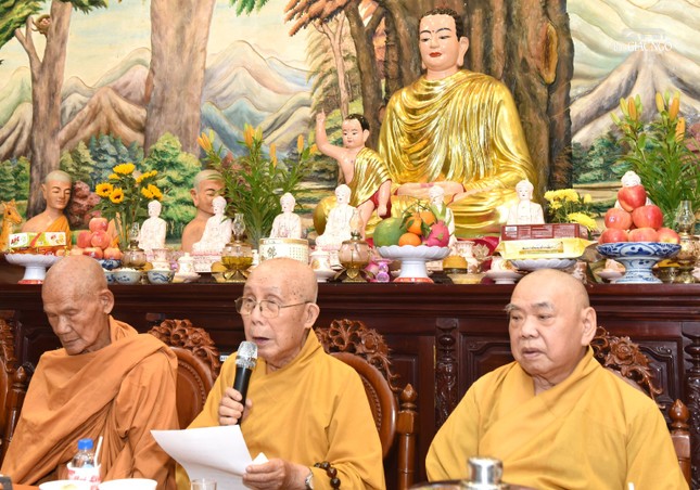 Trưởng lão Hòa thượng Thích Tịnh Hạnh ban đạo từ