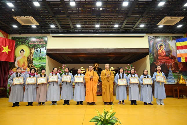 Trao Bằng tuyên dương công đức